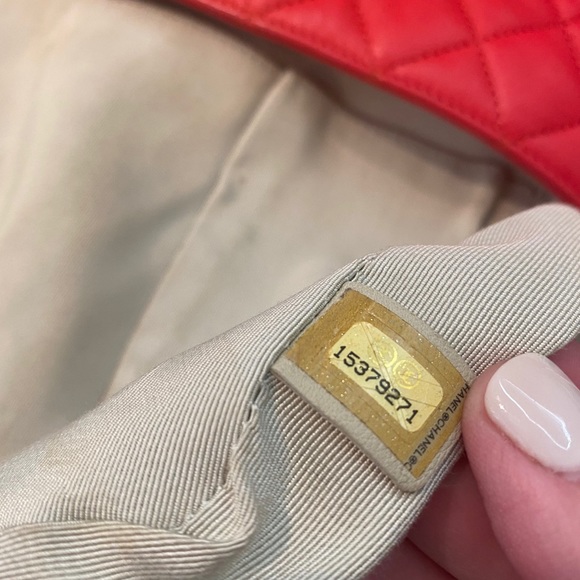 💓Sold💓Chanel tote with chain around - Picture 15 of 16